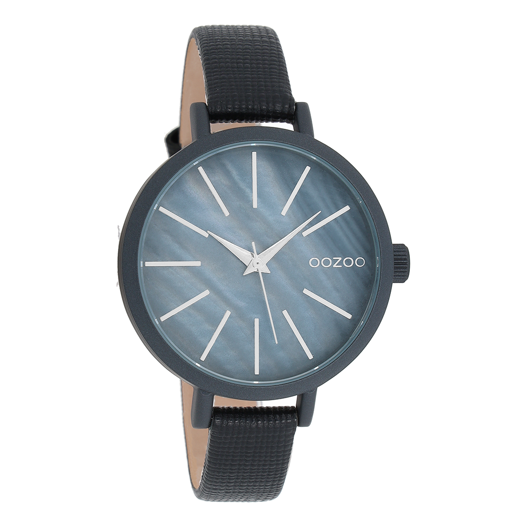 OOZOO Montre en noir avec bracelet en cuir en noir - C8669